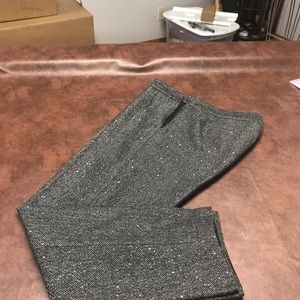 Talbots size 6 lined pants
60% wool 24% polyester 16% nylon